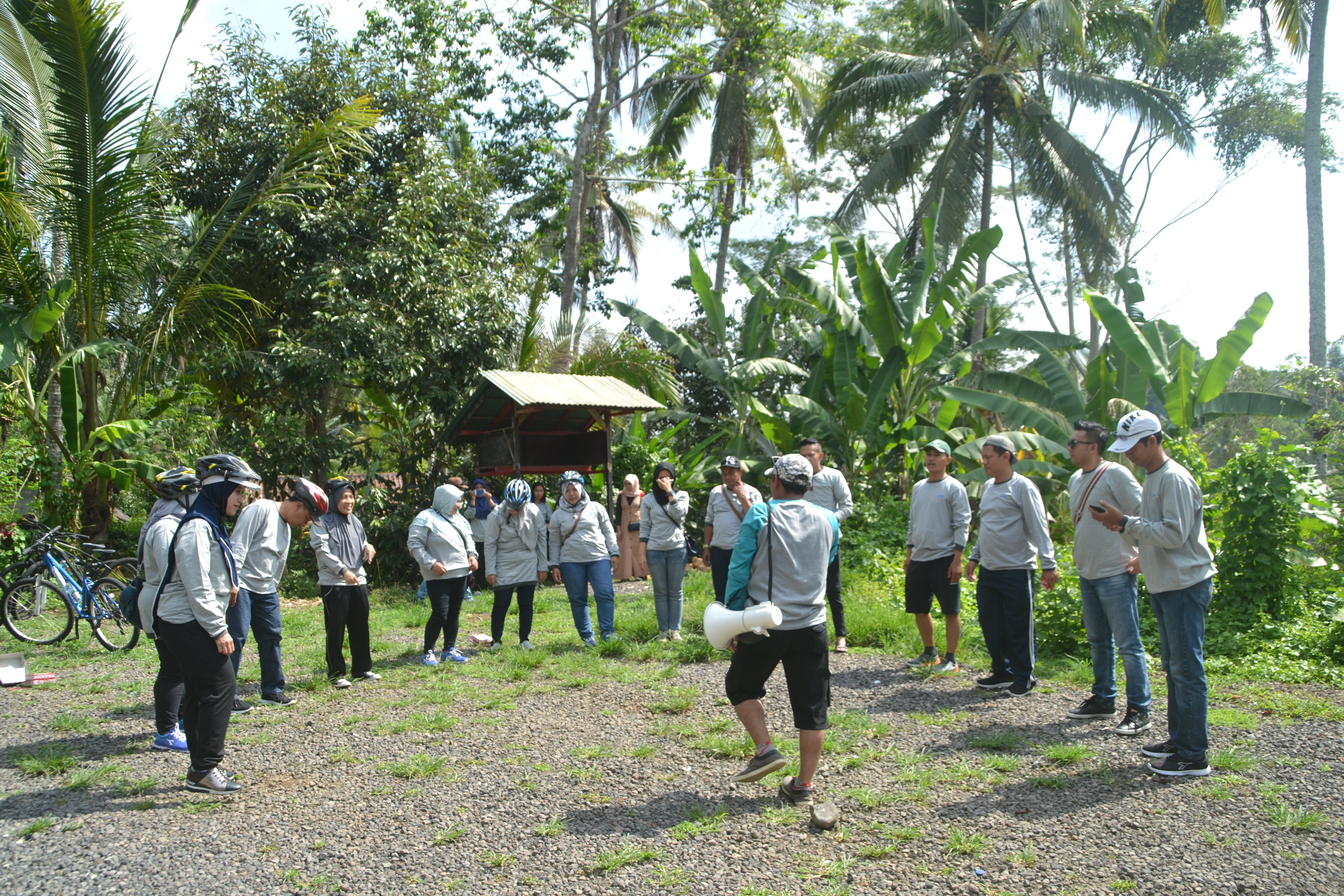 Cyclingdiubud@balisaritour.com