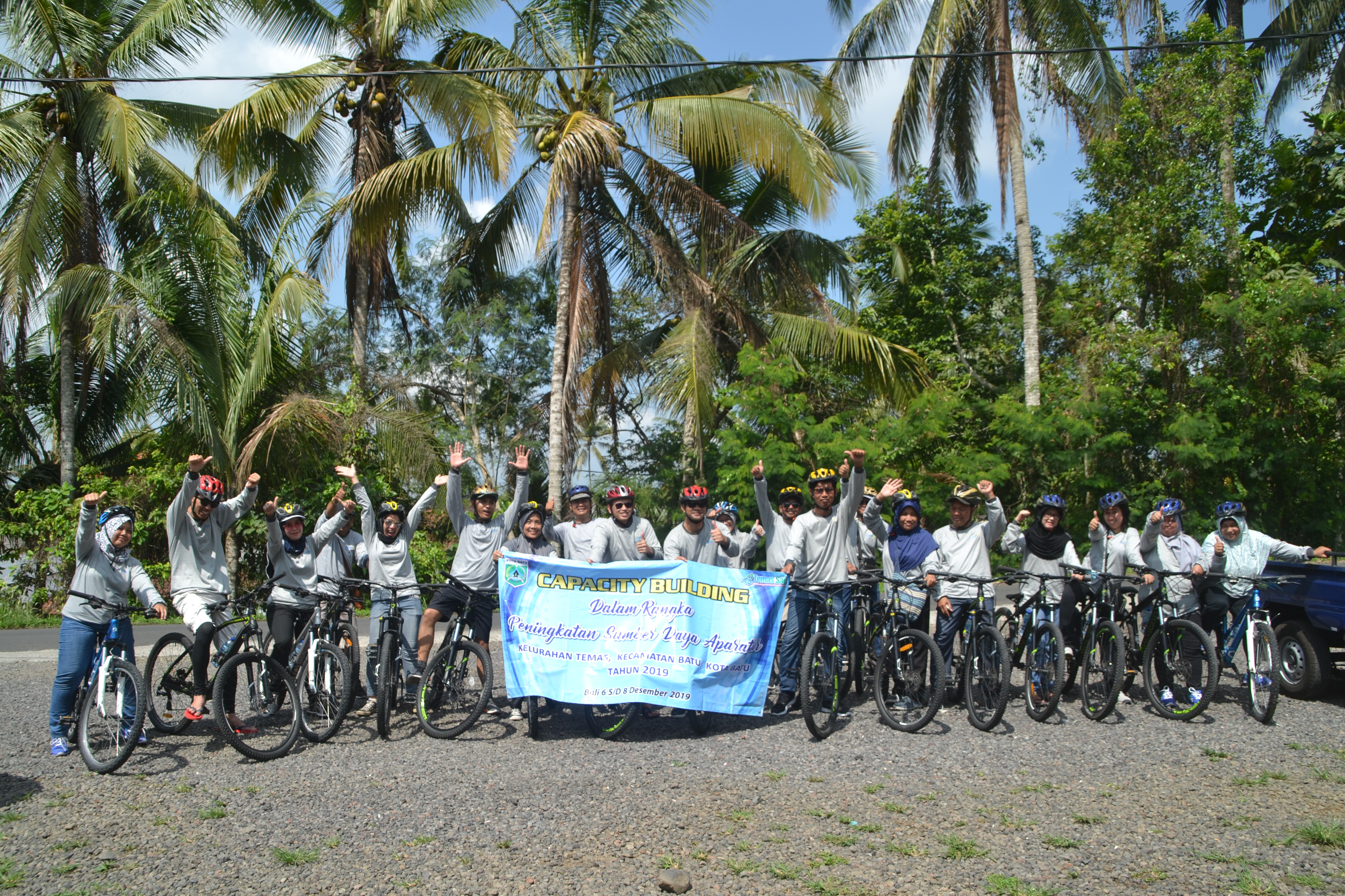 cyclingdiubud@balisaritour.com