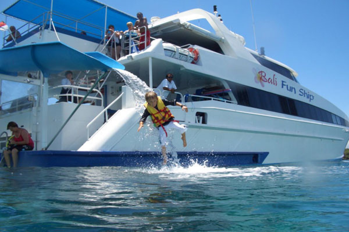 Bali Fun Ship Bali Sari Tour